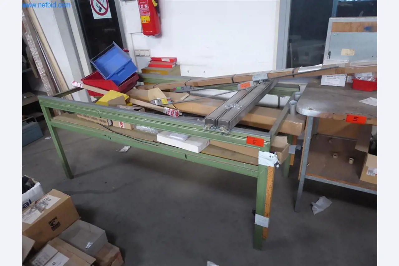 Equipos operativos y de oficina (ventanas y construcciones metálicas)-3