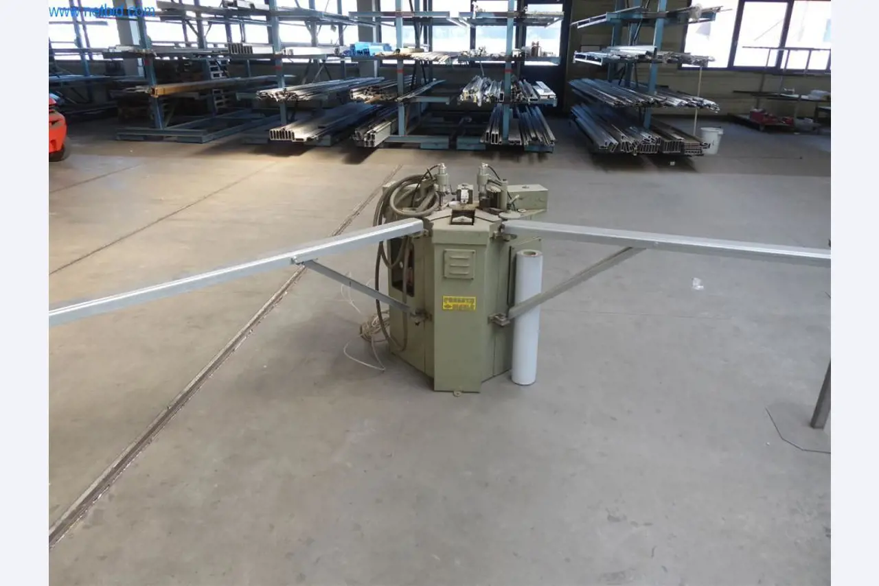 Equipos operativos y de oficina (ventanas y construcciones metálicas)-1