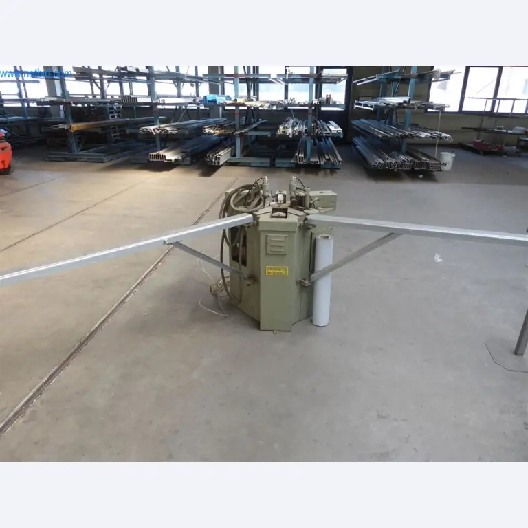 Equipos operativos y de oficina (ventanas y construcciones metálicas)-1