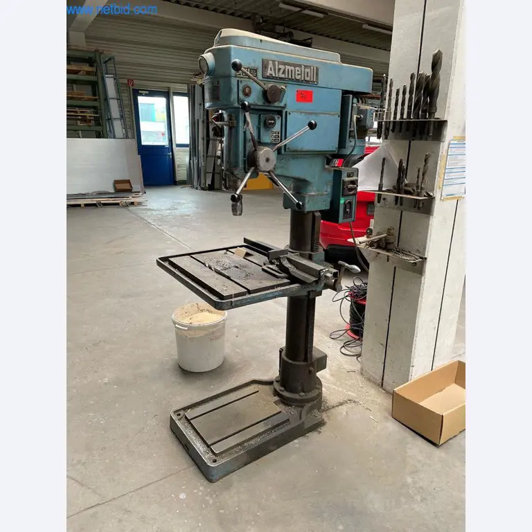 Equipos operativos y de oficina (ventanas y construcciones metálicas)-3