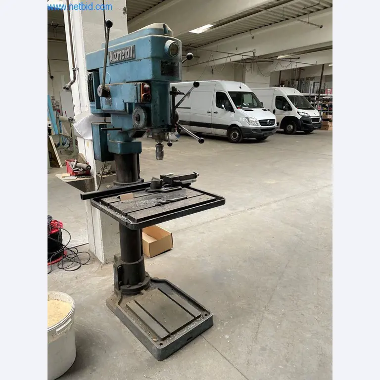 Equipos operativos y de oficina (ventanas y construcciones metálicas)-1