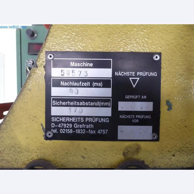 Sprzęt operacyjny i biurowy (okna i konstrukcje metalowe)-2