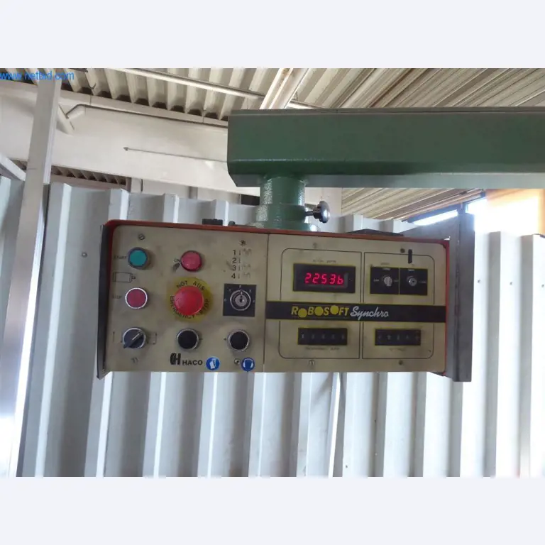 Sprzęt operacyjny i biurowy (okna i konstrukcje metalowe)-5