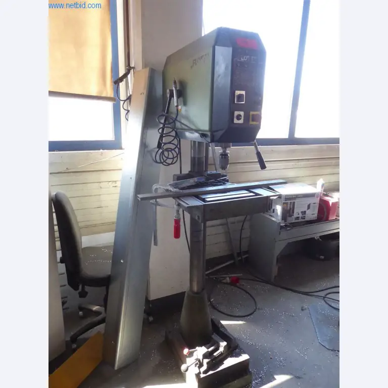 Equipos operativos y de oficina (ventanas y construcciones metálicas)-1