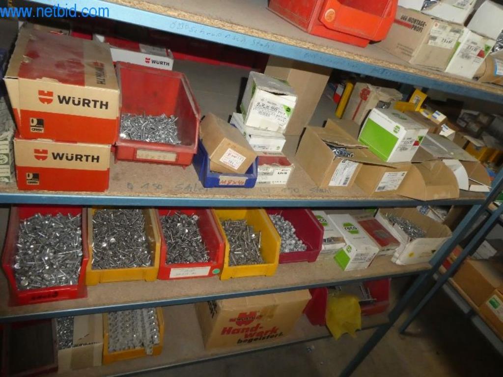 Equipamento operacional e de escritório (janelas e construção metálica)-10