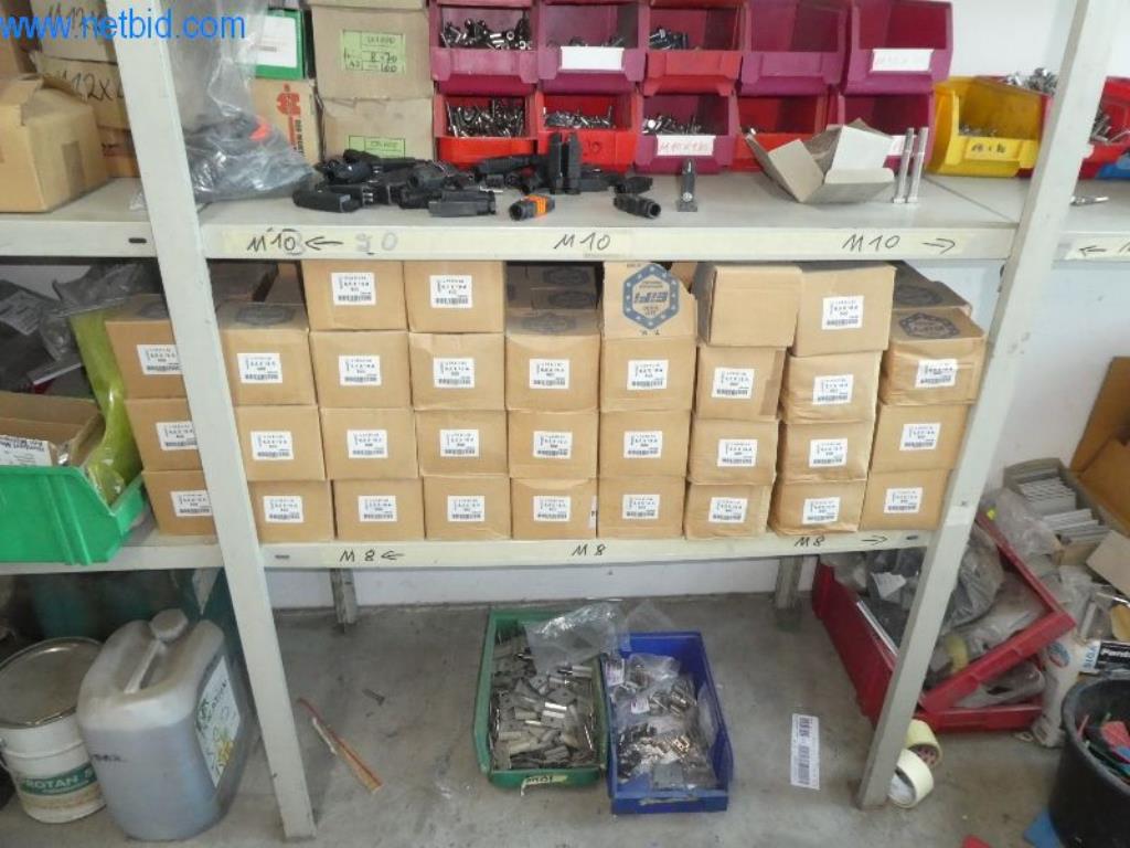 Equipamento operacional e de escritório (janelas e construção metálica)-14