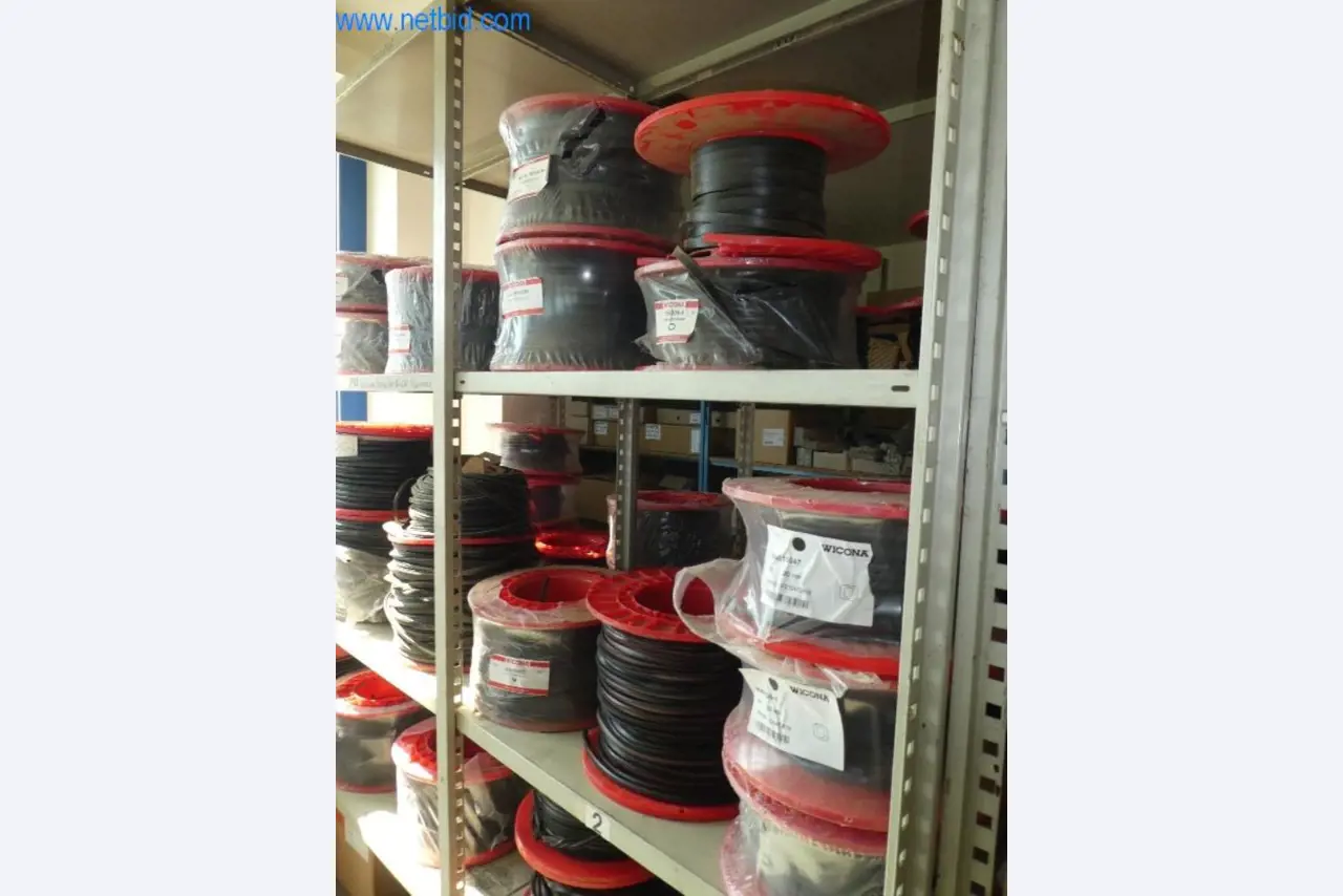 Bedrijfs- en kantooruitrusting (raam- en metaalconstructie)-1