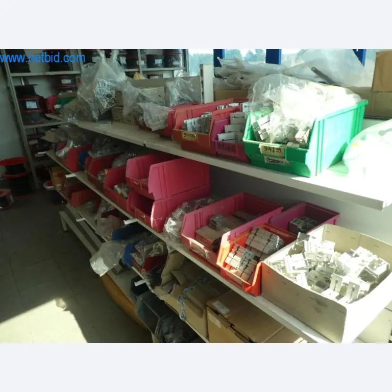 Bedrijfs- en kantooruitrusting (raam- en metaalconstructie)-2