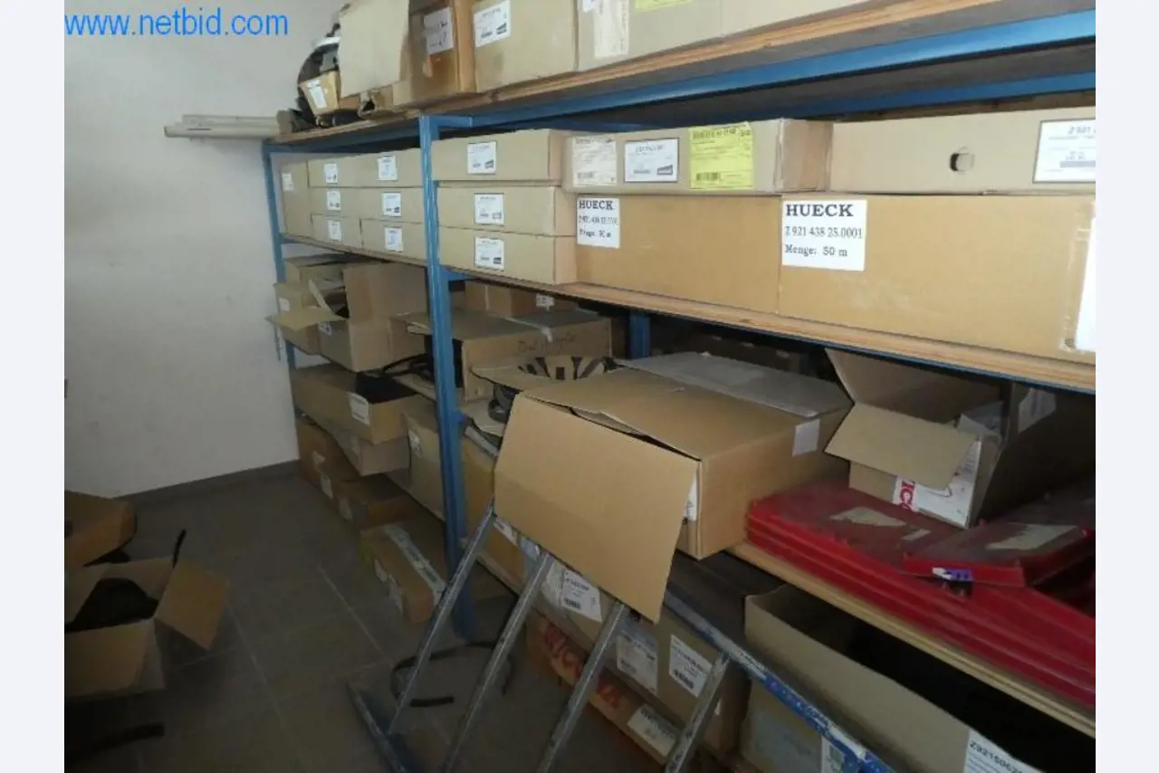 Bedrijfs- en kantooruitrusting (raam- en metaalconstructie)-6