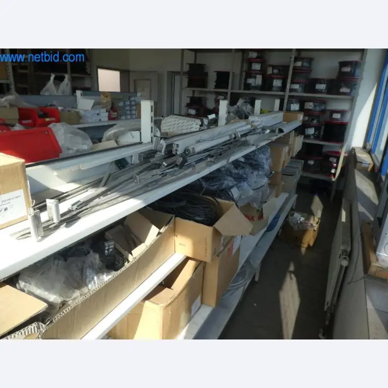 Bedrijfs- en kantooruitrusting (raam- en metaalconstructie)-8