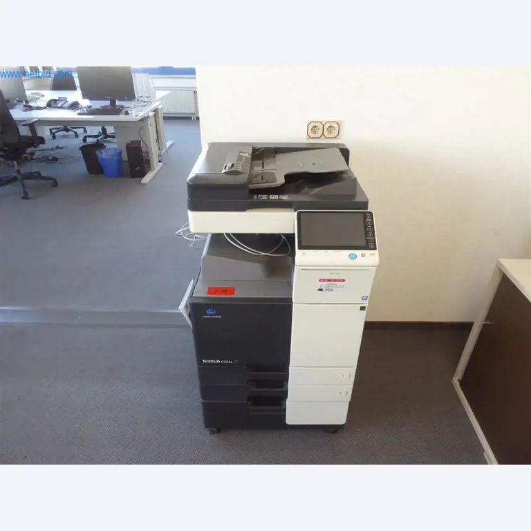 Sprzęt operacyjny i biurowy (okna i konstrukcje metalowe)-1