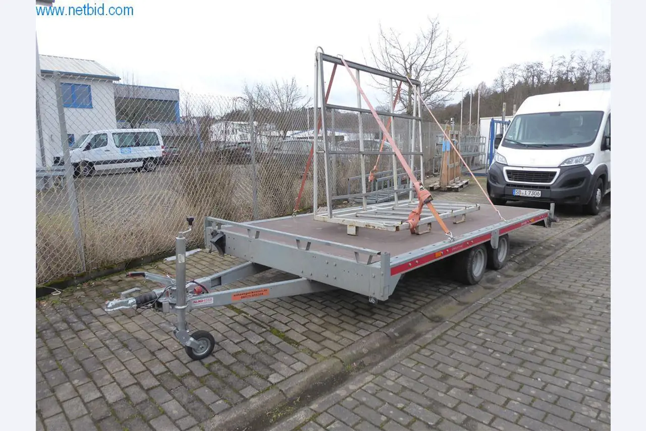 Sprzęt operacyjny i biurowy (okna i konstrukcje metalowe)-1