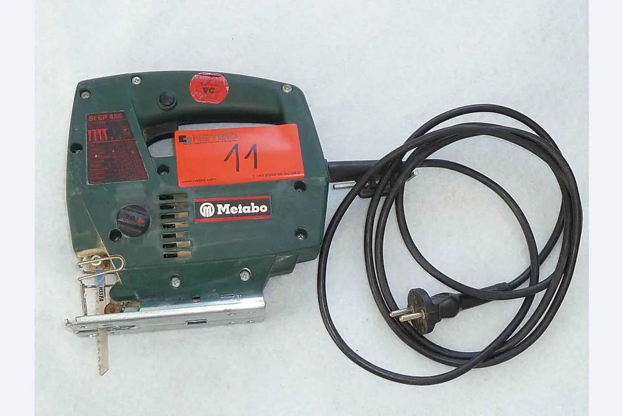 Equipos de empresa en buen estado para un distribuidor de módulos solares y baterías de litio-2