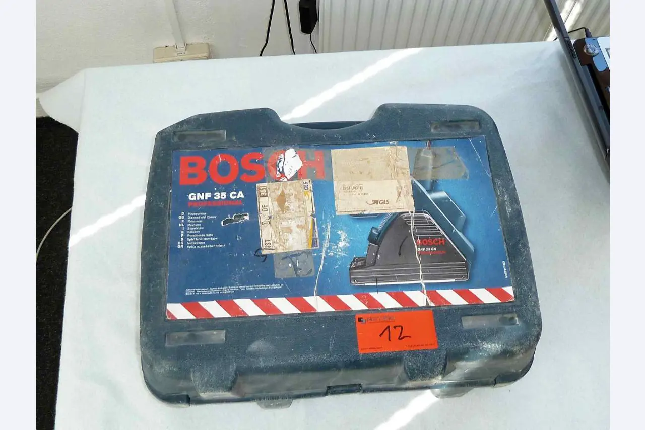 Gepflegte Firmenausstattung eines Solarmodul- und Lithiumbatterie Händlers-1