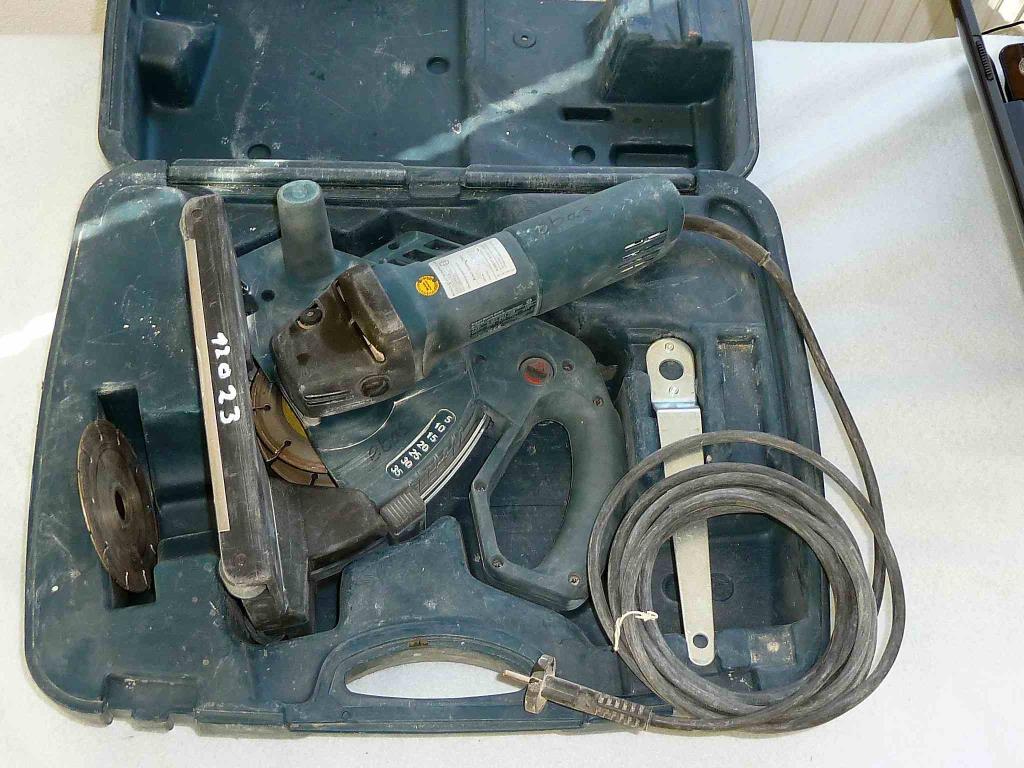 Gepflegte Firmenausstattung eines Solarmodul- und Lithiumbatterie Händlers-2