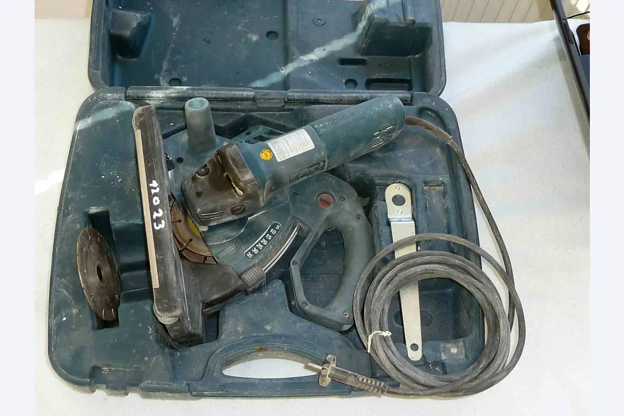 Gepflegte Firmenausstattung eines Solarmodul- und Lithiumbatterie Händlers-2