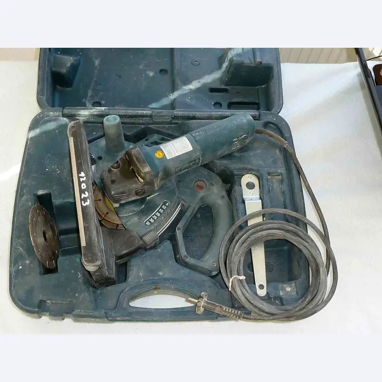 Gepflegte Firmenausstattung eines Solarmodul- und Lithiumbatterie Händlers-2