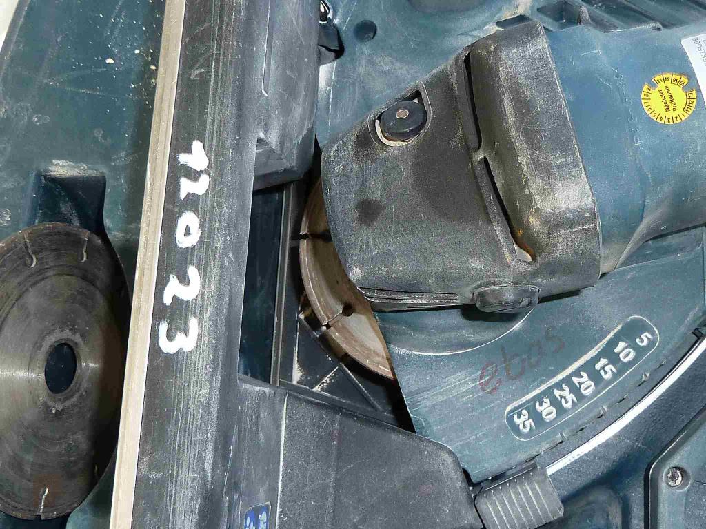 Gepflegte Firmenausstattung eines Solarmodul- und Lithiumbatterie Händlers-3