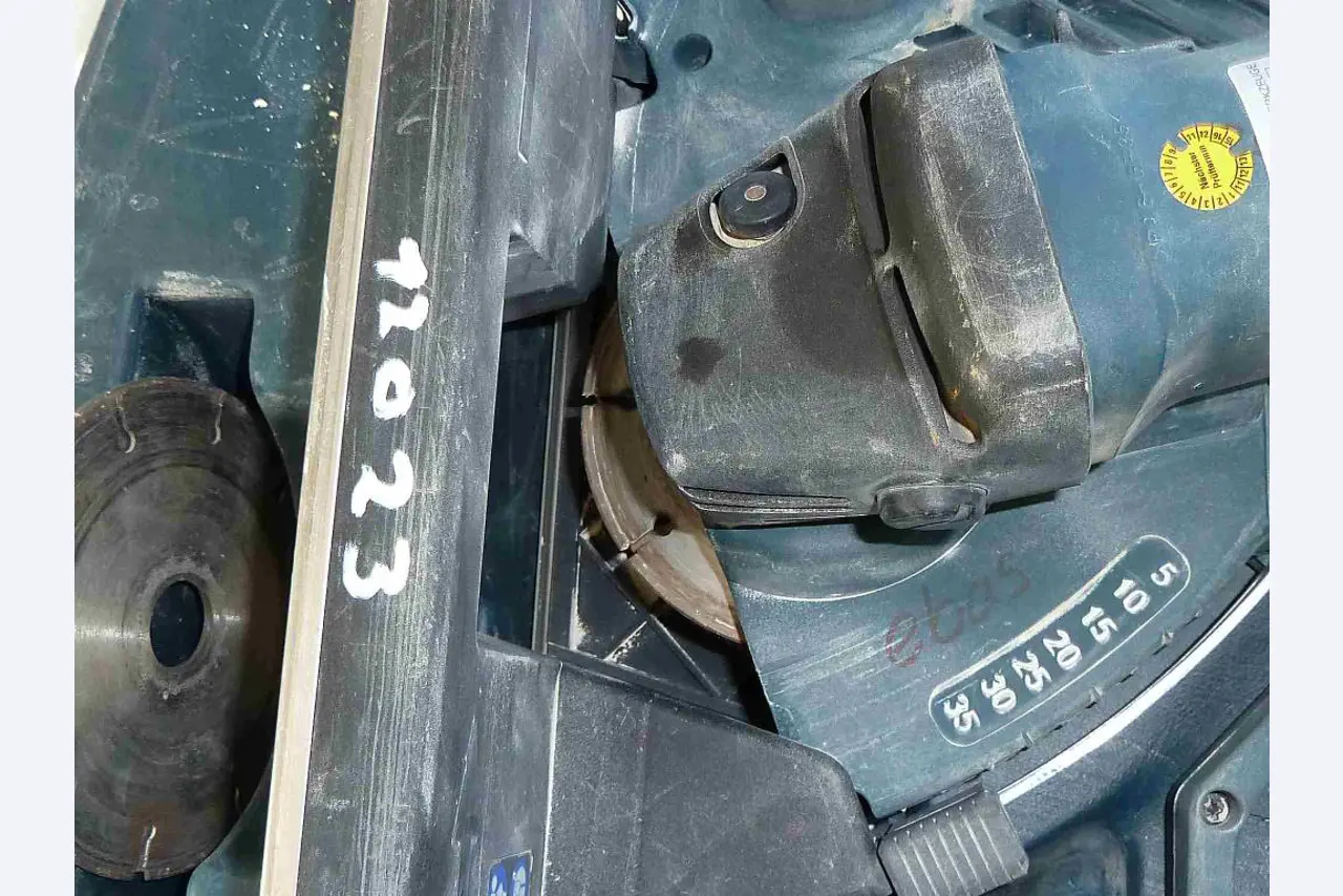 Gepflegte Firmenausstattung eines Solarmodul- und Lithiumbatterie Händlers-3