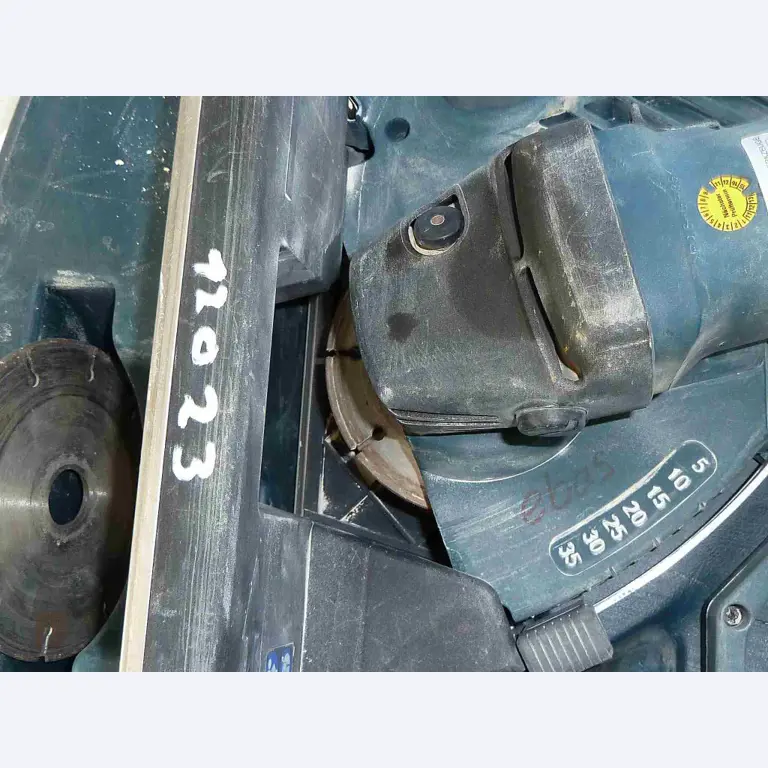 Gepflegte Firmenausstattung eines Solarmodul- und Lithiumbatterie Händlers-3