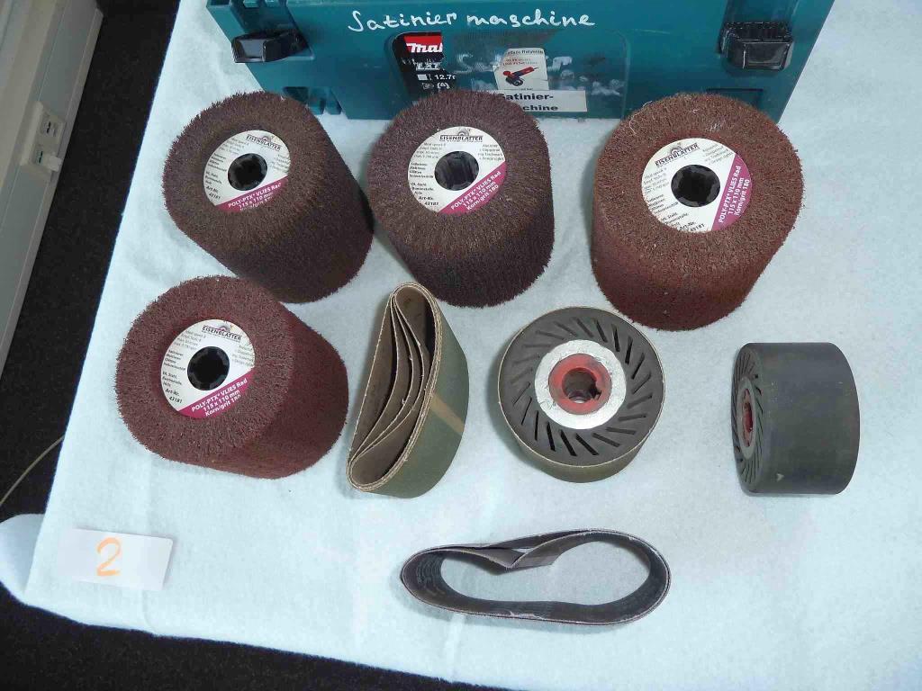 Dobrze utrzymany sprzęt firmowy dla sprzedawcy modułów słonecznych i baterii litowych-3