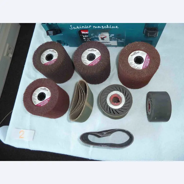 Dobrze utrzymany sprzęt firmowy dla sprzedawcy modułów słonecznych i baterii litowych-3