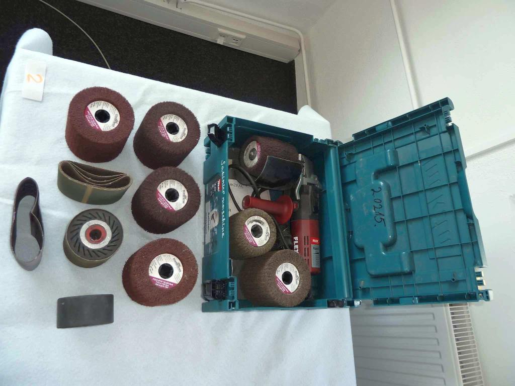 Dobrze utrzymany sprzęt firmowy dla sprzedawcy modułów słonecznych i baterii litowych-4