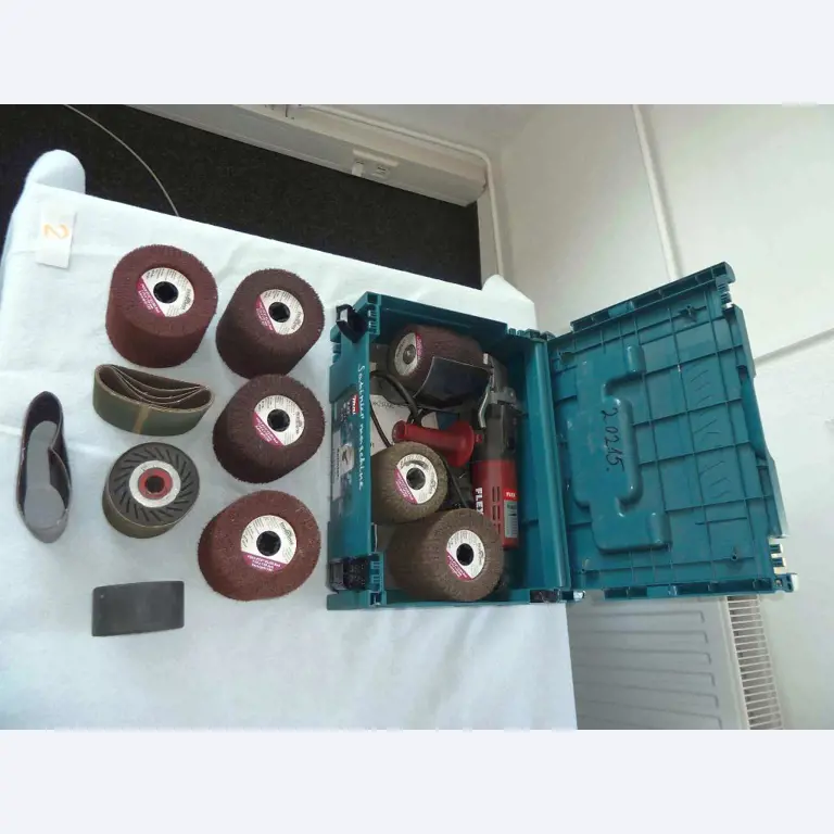 Dobrze utrzymany sprzęt firmowy dla sprzedawcy modułów słonecznych i baterii litowych-4