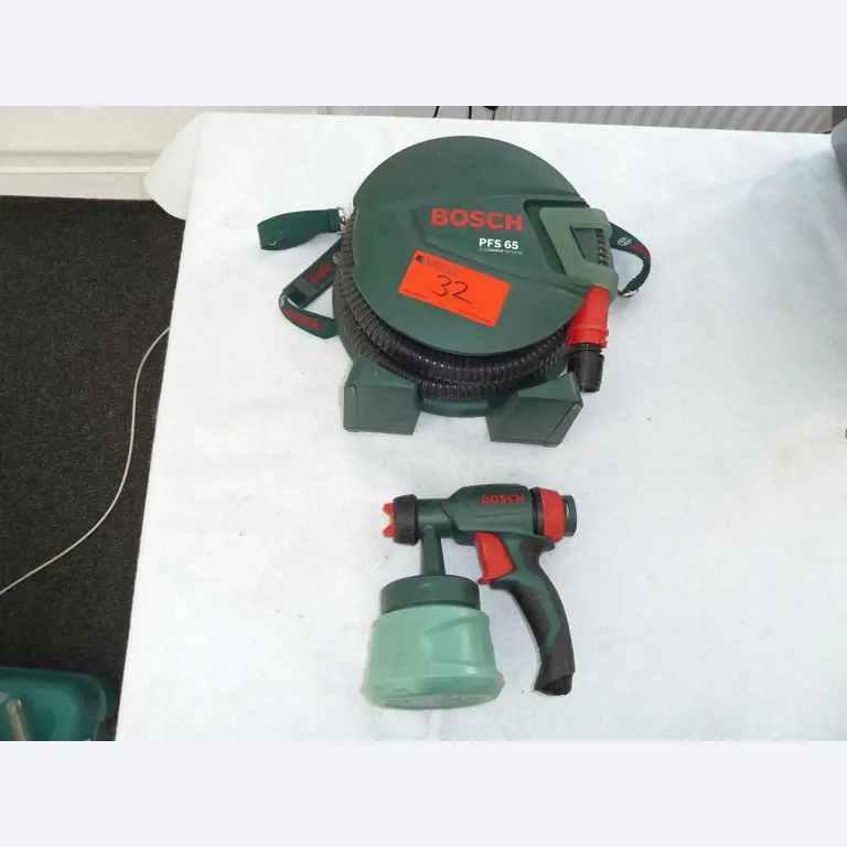 Dobrze utrzymany sprzęt firmowy dla sprzedawcy modułów słonecznych i baterii litowych-1