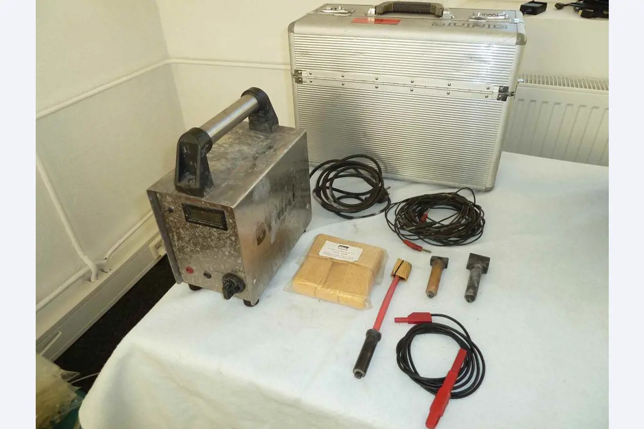 Equipos de empresa en buen estado para un distribuidor de módulos solares y baterías de litio-1