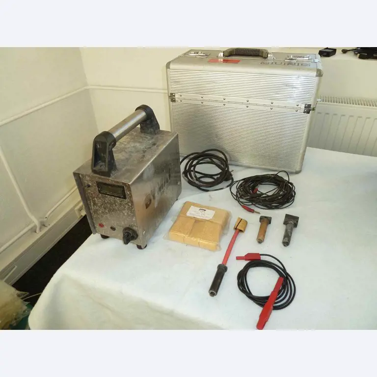 Equipos de empresa en buen estado para un distribuidor de módulos solares y baterías de litio-1