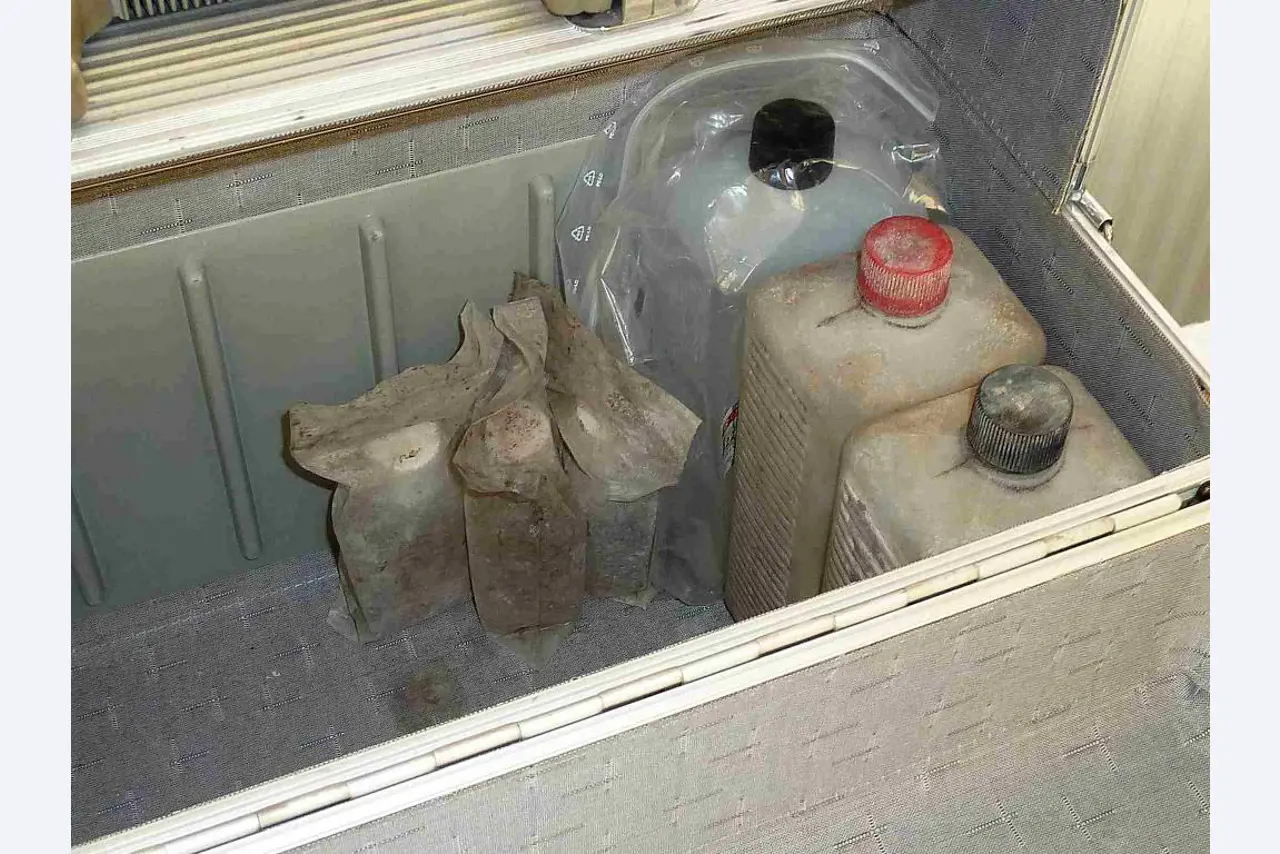 Equipos de empresa en buen estado para un distribuidor de módulos solares y baterías de litio-4