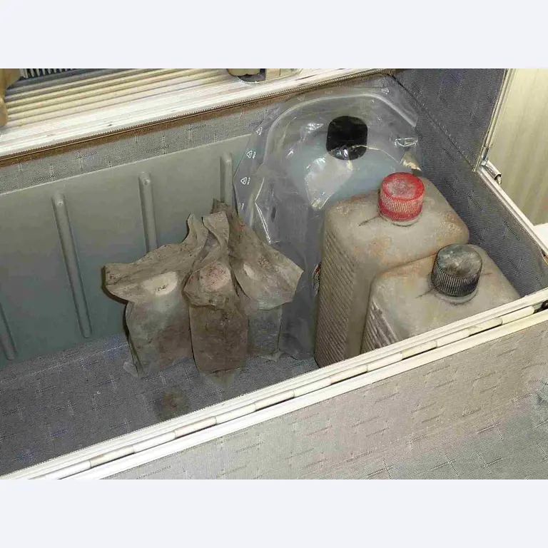 Equipos de empresa en buen estado para un distribuidor de módulos solares y baterías de litio-4