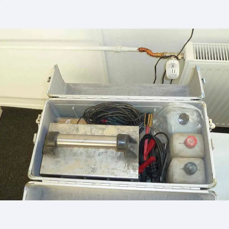 Equipos de empresa en buen estado para un distribuidor de módulos solares y baterías de litio-5