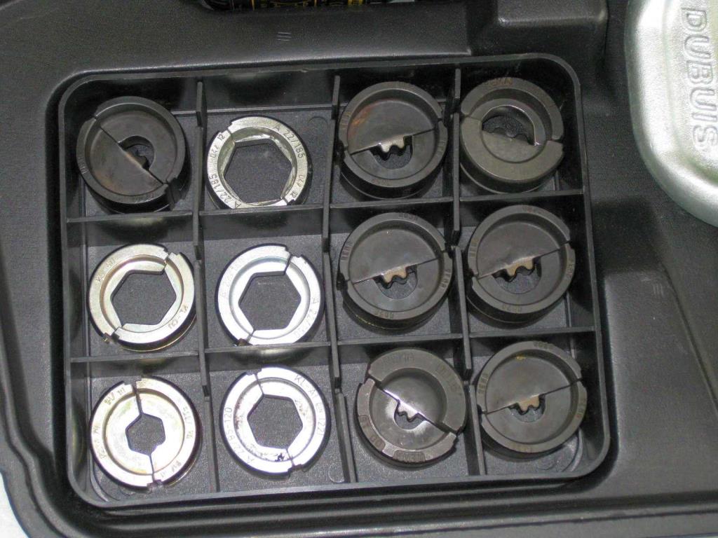 Dobrze utrzymany sprzęt firmowy dla sprzedawcy modułów słonecznych i baterii litowych-4