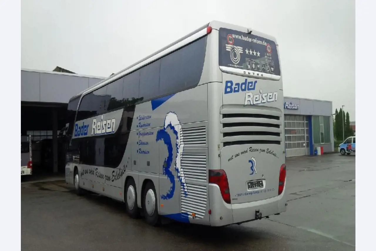 Autocarros em bom estado de conservação, reboques de transporte de autocarros, equipamento operacional e comercial-3