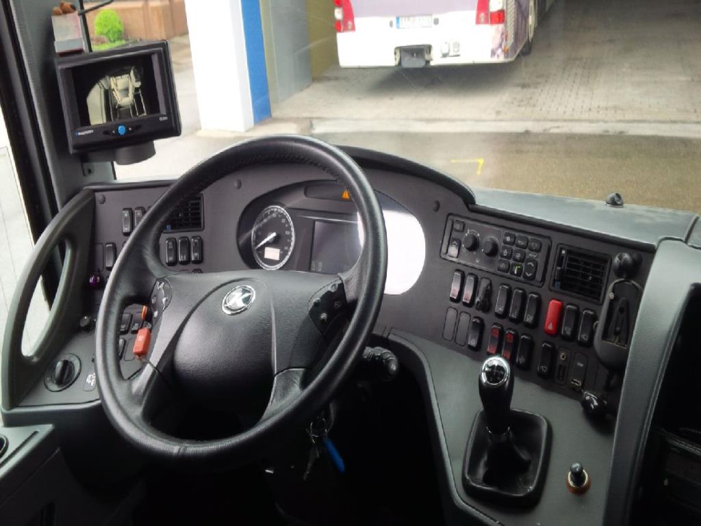 Autocarros em bom estado de conservação, reboques de transporte de autocarros, equipamento operacional e comercial-7