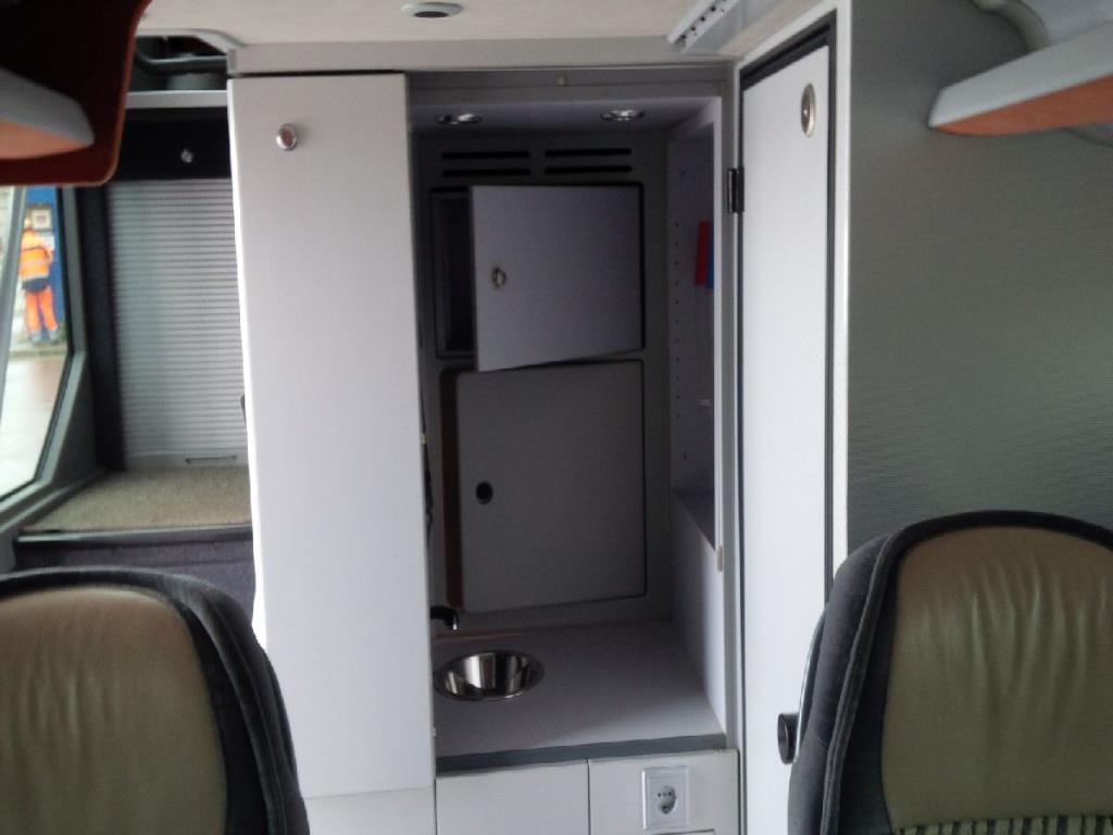 Autocarros em bom estado de conservação, reboques de transporte de autocarros, equipamento operacional e comercial-9