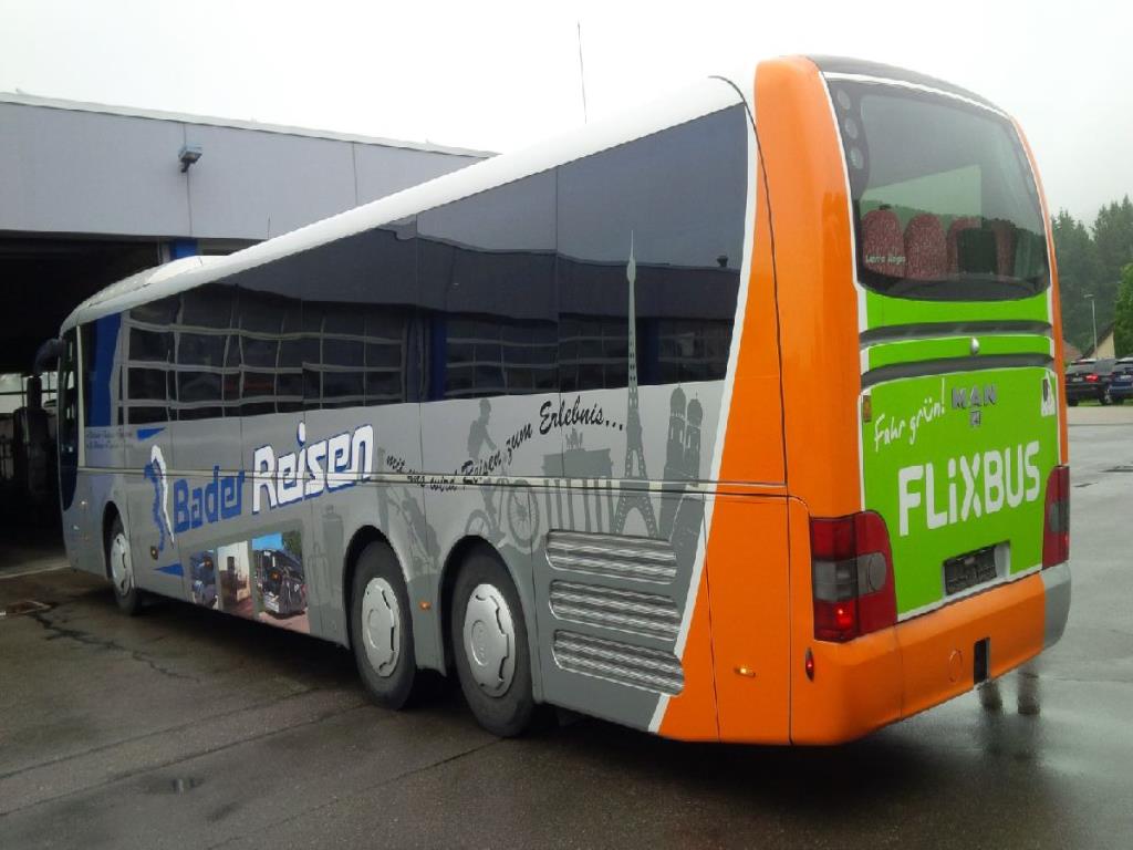 Dobrze utrzymane autobusy i autokary, przyczepy do transportu autobusowego, sprzęt operacyjny i biznesowy-2