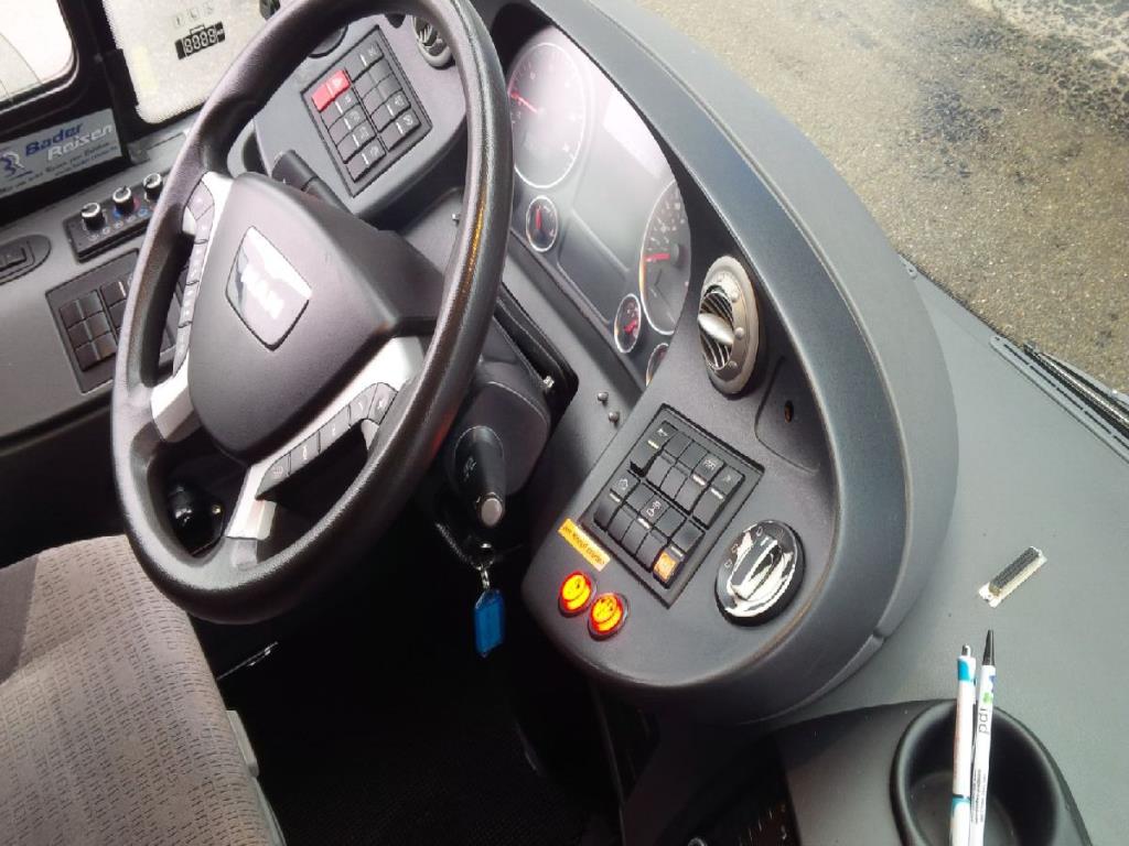 Dobrze utrzymane autobusy i autokary, przyczepy do transportu autobusowego, sprzęt operacyjny i biznesowy-6