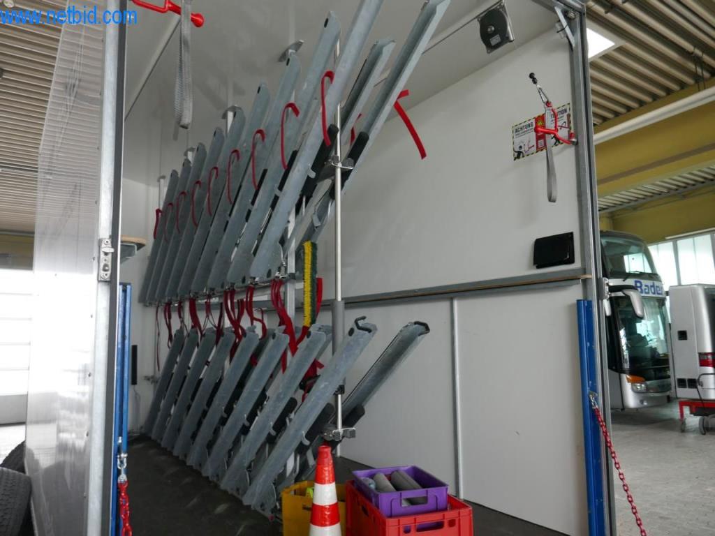 Dobro vzdrževani avtobusi, prikolice za prevoz avtobusov, operativna in poslovna oprema-2