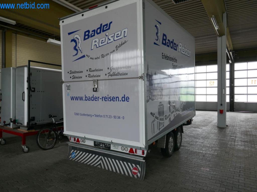 Dobro vzdrževani avtobusi, prikolice za prevoz avtobusov, operativna in poslovna oprema-3