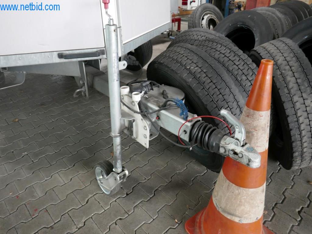 Dobro vzdrževani avtobusi, prikolice za prevoz avtobusov, operativna in poslovna oprema-7