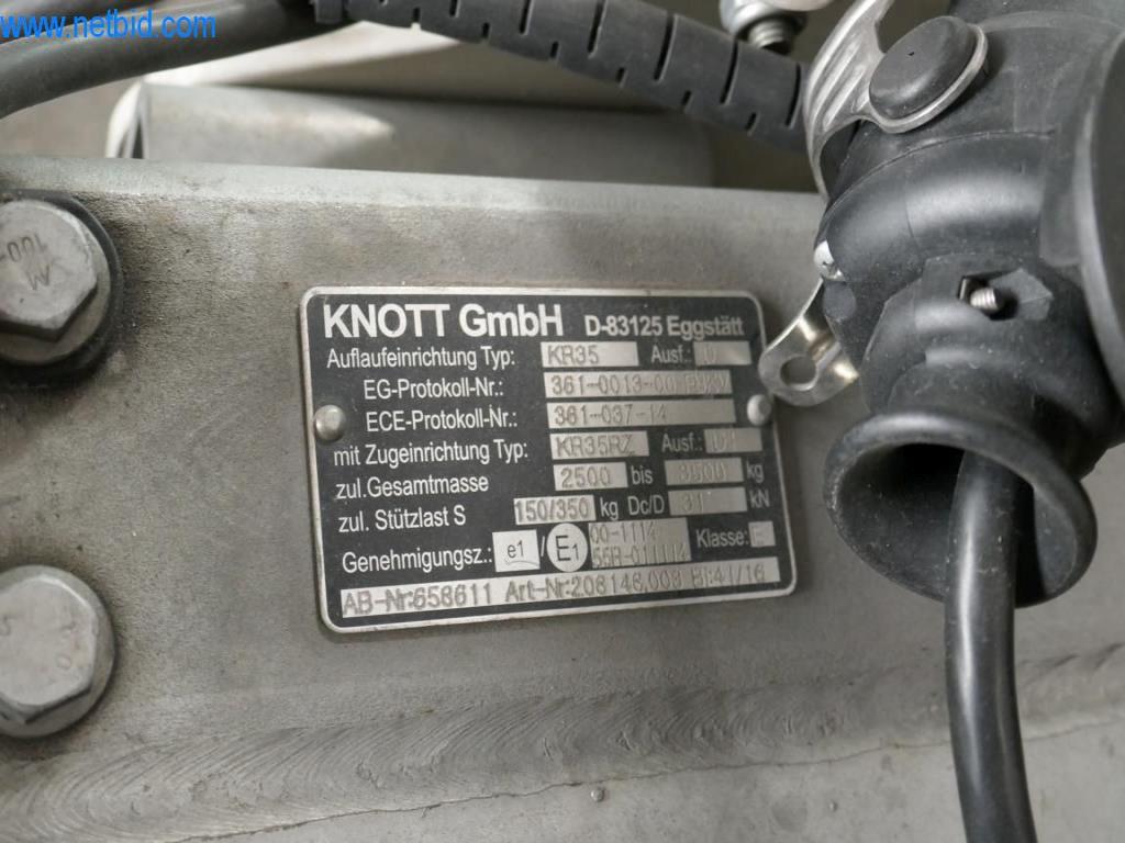 Dobro vzdrževani avtobusi, prikolice za prevoz avtobusov, operativna in poslovna oprema-8