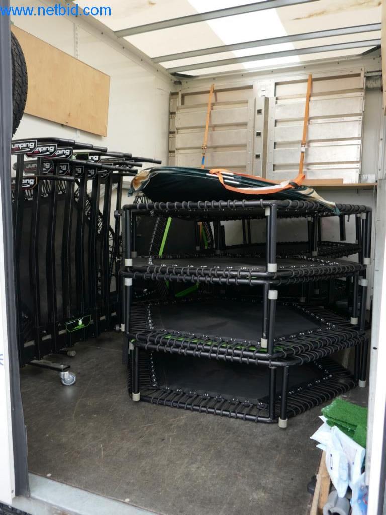 Dobro vzdrževani avtobusi, prikolice za prevoz avtobusov, operativna in poslovna oprema-6