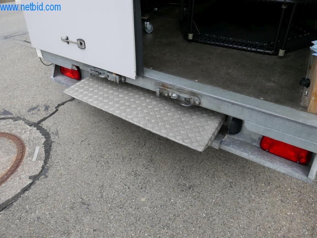 Dobro vzdrževani avtobusi, prikolice za prevoz avtobusov, operativna in poslovna oprema-7