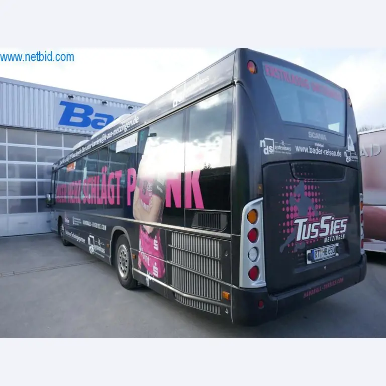 Gepflegte Linien- und Reisebusse, Bus-Transportanhänger, Betriebs- und Geschäftsausstattung-11