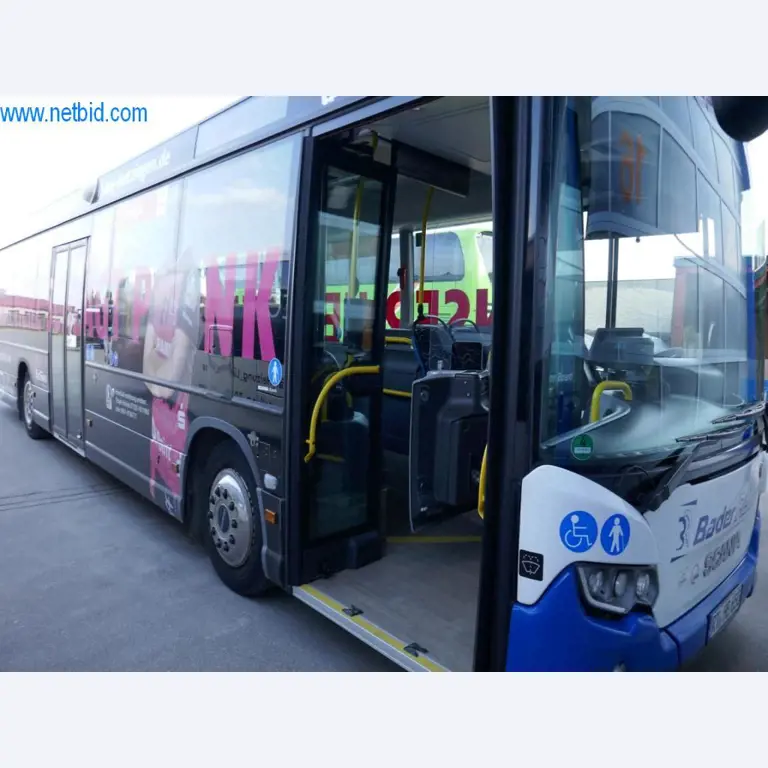 Gepflegte Linien- und Reisebusse, Bus-Transportanhänger, Betriebs- und Geschäftsausstattung-1