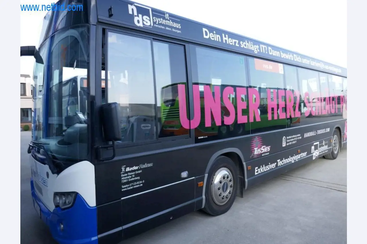 Gepflegte Linien- und Reisebusse, Bus-Transportanhänger, Betriebs- und Geschäftsausstattung-2