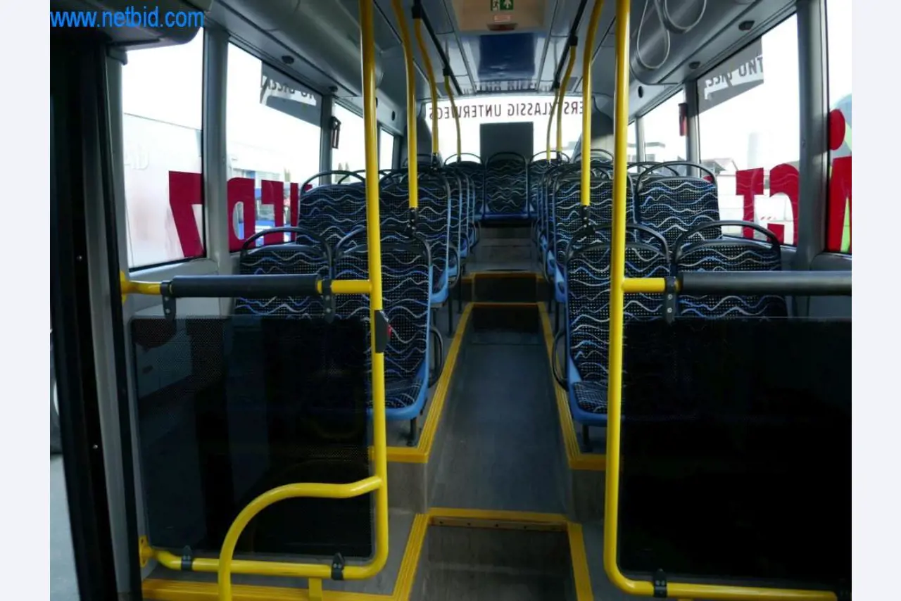 Gepflegte Linien- und Reisebusse, Bus-Transportanhänger, Betriebs- und Geschäftsausstattung-6